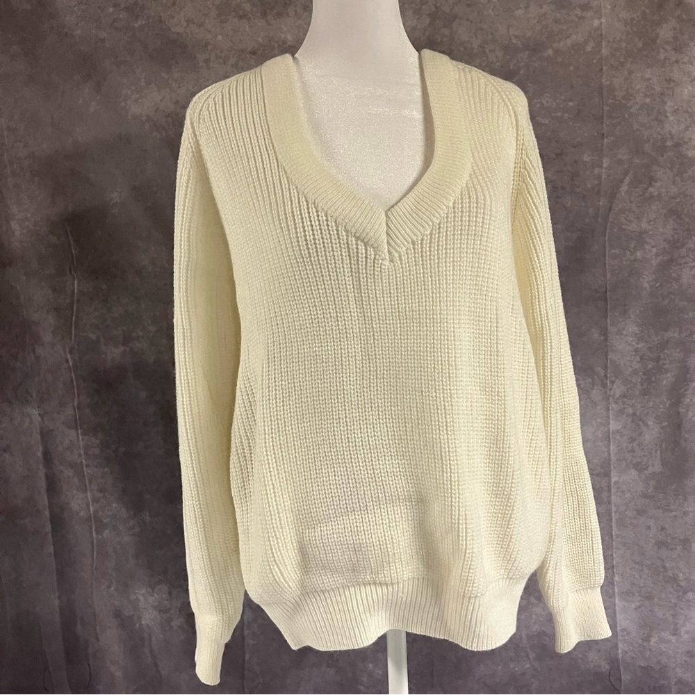 Anderson Little Vintage Women's Cream V-Neck Sweater NWT Size‎ S
